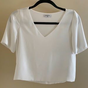 Aritzia White v-neck crop top blouse